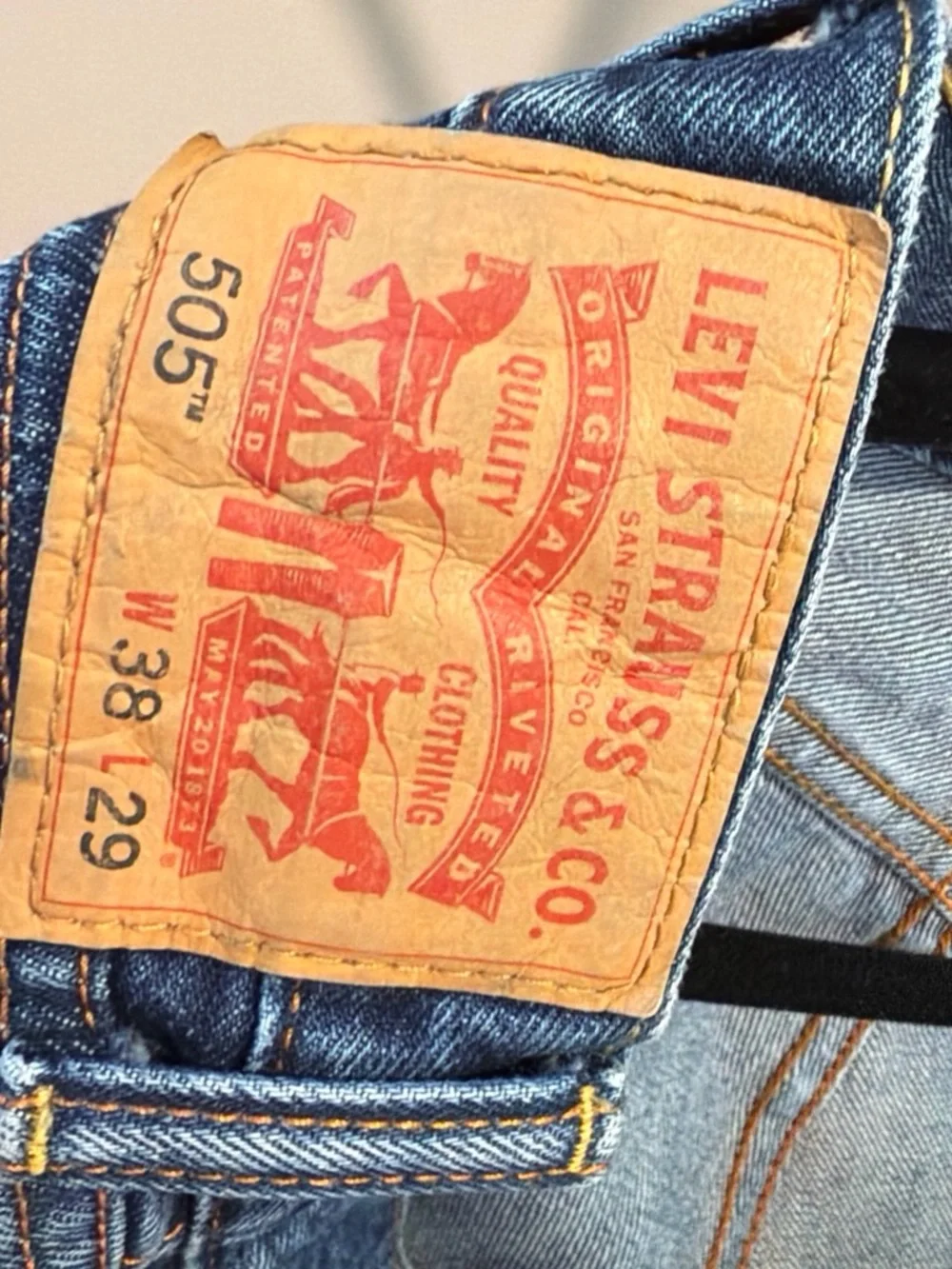 Levi Classic Men's Dark Blue Denim Jeans 38 x 29-